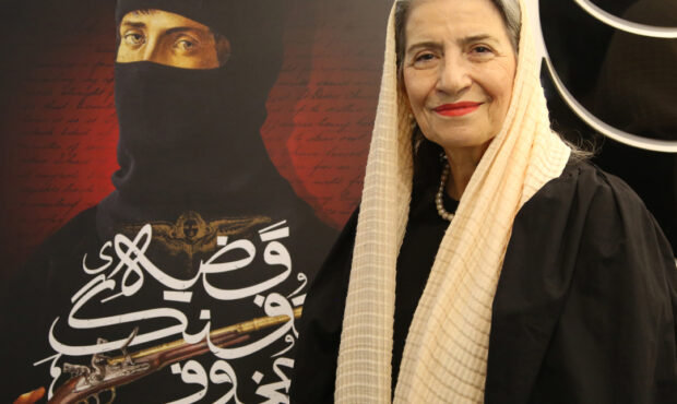 بزرگداشت داوود رشیدی در اجرای «قضیه تفنگ چخوف» بزرگداشت داوود رشیدی در اجرای «قضیه تفنگ چخوف»